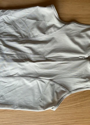 Sport top H&M, merk: H&M, staat: Heel goed, € 2,00, € 2,80 inclusief Kopersbescherming