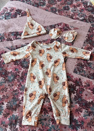 Ensemble Winnie l’ourson, merk: sans marque, staat: Nieuw zonder prijskaartje, maat: 1-3 maanden / 56 cm, € 6,00, € 7,00 inclusief Kopersbescherming