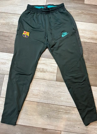 Survêtement Nike Barcelone taille S, marque: Nike Air, état: Bon état, taille: S, 4,00 €, 4,90 € Protection acheteurs incluse