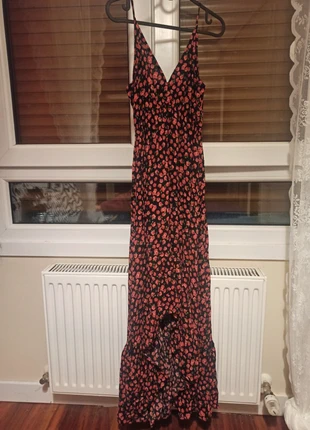 Vestito lungo fiori tipo sevillana, marca: Stradivarius, estado: Nuevo sin etiquetas, tamaño: M / 38 / 10, 5,00 €, 5,95 € Protección al comprador incluida