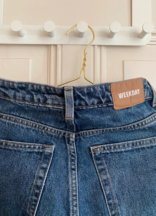 Jeans weekday, merk: Weekday, staat: Heel goed, maat: XS / 34 / 6, € 7,50, € 8,58 inclusief Kopersbescherming