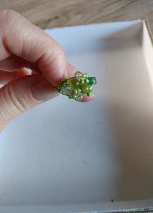 Groene ring, staat: Goed, maat: 60.9 mm / 19.4 mm Ø, € 1,00, € 1,75 inclusief Kopersbescherming