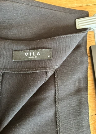 Jupe droite  noire marque Vila T M, marque: Vila, état: Neuf sans étiquette, taille: M / 38 / 10, 4,00 €, 4,90 € Protection acheteurs incluse