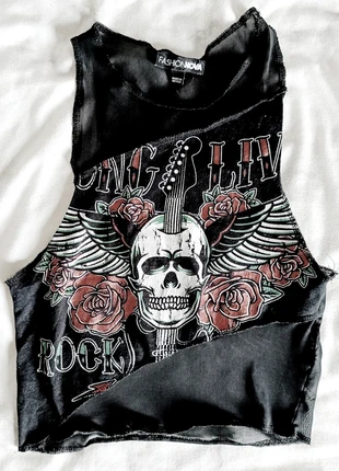 Skull cropped top with guitar (s), brand: Alternative, condizioni: Ottime, taglia: S / IT 40 / EU 36, €7.99, €9.09 include la Protezione acquisti Pro