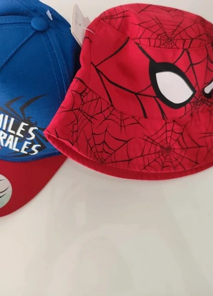 Conjunto boné e chapéu do homem aranha  Tamanho 4-7 anos  Spiderman- Novos com etiqueta, marque: Spiderman, état: Neuf avec étiquette, taille: 5-8 ans, 54 cm , 10,00 €, 11,20 € Protection acheteurs incluse