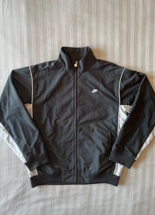 Veste Nike | Noir | M, marca: Nike, estado: Muy bueno, tamaño: M, 18,00 €, 19,60 € Protección al comprador Pro incluida