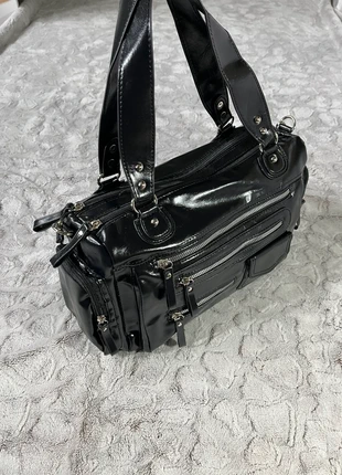 Sac à main noir à bandoulière pour femme, brand: Vintage Boutique, condition: Very good, €35.00, €37.45 includes Buyer Protection