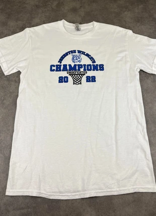 T-Shirt Vintage Blanc Basketball  Logo Bleu Taille M, marke: Vintage Dressing, zustand: Sehr gut, größe: M, 5,00 €, 5,95 € beinhaltet Vinted-Käuferschutz Pro
