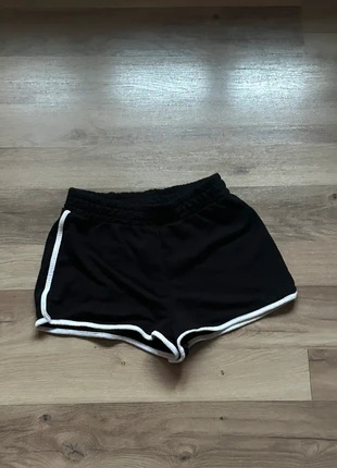 Petit short noir avec bandes blanches sur le côté en S de Jennyfer, brand: Jennyfer, condition: New without tags, size: S / 36 / 8, €2.00, €2.80 includes Buyer Protection