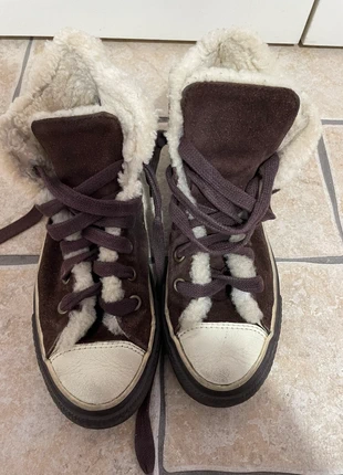 converse marroni con pelliccia, marca: Converse, estado: Nuevo sin etiquetas, tamaño: 36, 15,00 €, 16,45 € Protección al comprador incluida