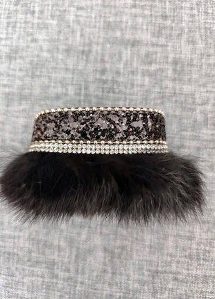 Pulsera negra 🪩 con strass, mini lentejuelas 🪩y pelo sintético 🔐 Cierre imantado, estado: Muy bueno, 3,00 €, 3,85 € Protección al comprador incluida