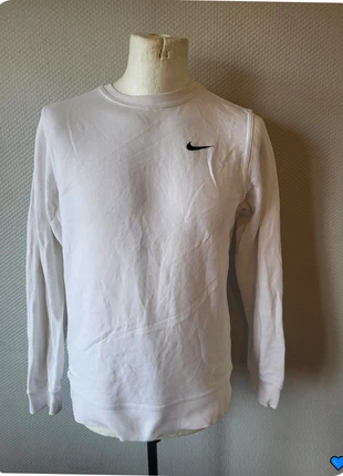 Très joli sweat brodé Nike taille S Ref 19IT019, marque: Nike, état: Très bon état, taille: S, 11,70 €, 12,99 € Protection acheteurs incluse
