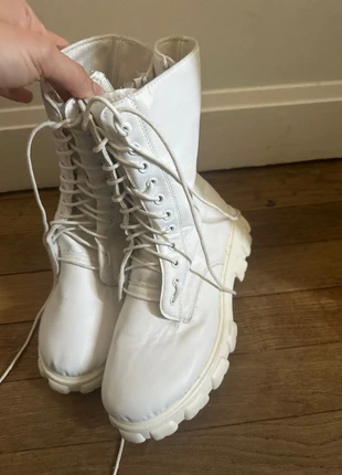 Bottes lacets blanches, brand: pas de marque, condition: Good, size: 39, €11.00, €12.25 includes Buyer Protection