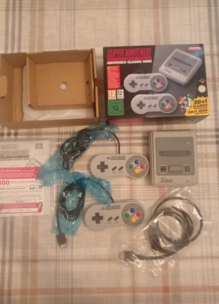 Nintendo Classic Mini: Super Nintendo Entertainment System (SNES Classic Mini) con scatola, marque: Nintendo, état: Très bon état, 85,00 €, 89,95 € Protection acheteurs incluse