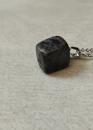 Pendentif en larvikite, merk: Pierre, staat: Heel goed, € 4,00, € 4,90 inclusief Kopersbescherming