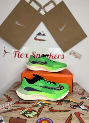 Nike Zoom Fly 5 taille 47,5, brand: Nike, condizioni: Nuovo con cartellino, taglia: 47,5, €109.00, €115.15 include la Protezione acquisti