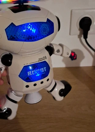 Robot rigolo DGtal 08 warror, estado: Bueno, tamaño: Talla única, 10,00 €, 11,20 € Protección al comprador incluida