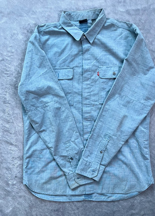 Chemise bleu Levi's M, marque: Levi's, état: Satisfaisant, taille: M, 5,00 €, 5,95 € Protection acheteurs incluse