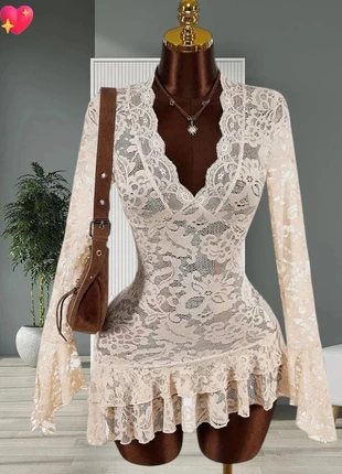 Robe Mini Décolletée tout en dentelle crème Style Bohème Hippie taille M (ref 179), marque: Hippie Chic, état: Neuf sans étiquette, taille: M / 38 / 10, 20,30 €, 22,02 € Protection acheteurs incluse