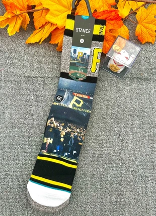 Chaussettes Stance β Pittsburgh Pirates β MLB Baseball ModΓ¨le Β« March to PNC Par, merk: Stance, staat: Nieuw met prijskaartje, maat: M | 43β46, β¬ 16,99, β¬ 18,54 inclusief Kopersbescherming Pro