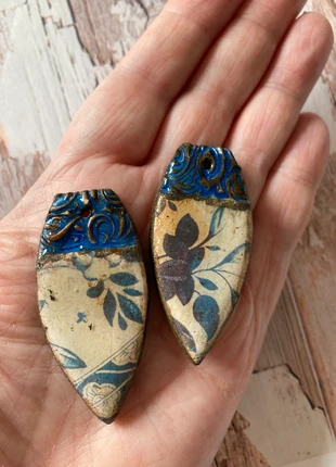 2 pendentifs artisanaux en fimo résinés bleu de chine, marke: FIMO, zustand: Sehr gut, 14,00 €, 15,40 € beinhaltet Vinted-Käuferschutz Pro