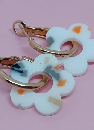 Boucles d'oreilles Fleurs Blanches, marque: sans marque, état: Neuf avec étiquette, 2,00 €, 2,80 € Protection acheteurs incluse