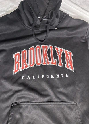 felpa nera brooklyn aesthetic, brand: Aesthetic, condizioni: Ottime, taglia: M, €7.00, €8.05 include la Protezione acquisti