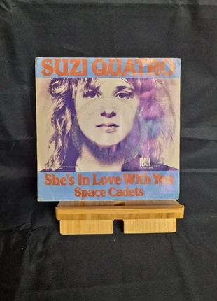 Suzi quatro she is in love with you 45rpm single vinyl, staat: Goed, € 2,00, € 2,80 inclusief Kopersbescherming