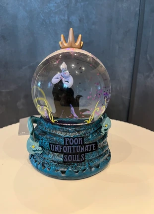 Snowglobe Ursula, marke: Disney, zustand: Sehr gut, 55,00 €, 58,45 € inklusive Vinted-Käuferschutz