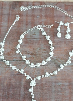 Magnifique parure argente strass, état: Neuf sans étiquette, 17,00 €, 18,55 € Protection acheteurs incluse