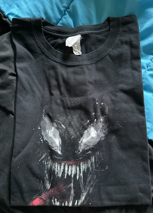 T-shirt Qwertee Venom, merk: Qwertee, staat: Veelgebruikt, maat: XL, € 8,00, € 9,10 inclusief Kopersbescherming