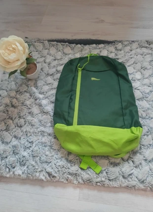 Sac leger vert à dos, merk: Sports, staat: Nieuw zonder prijskaartje, € 2,00, € 2,80 inclusief Kopersbescherming