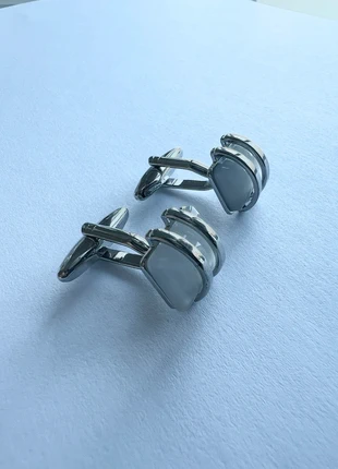 Bouton de manchette pierre gris clair, staat: Heel goed, € 14,00, € 15,40 inclusief Kopersbescherming