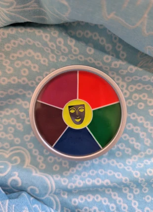 Cream color circle UV Kryolan, marque: Kryolan, état: Neuf avec étiquette, 22,00 €, 23,80 € Protection acheteurs incluse