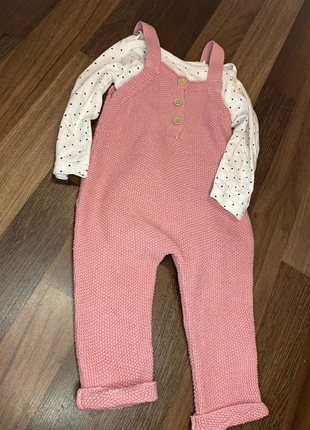 Latzhose mit Body 2 Teiler Set Anzug, merk: Lupoline, staat: Heel goed, maat: 6-9 maanden / 68 cm, € 4,50, € 5,43 inclusief Kopersbescherming