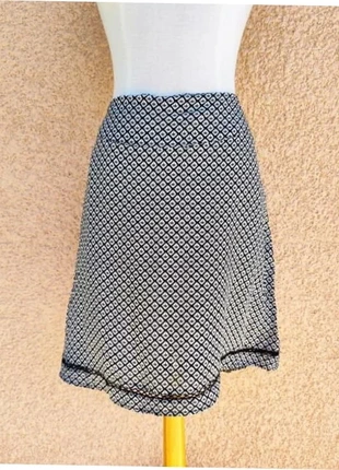 Jupe imprimée noir et blanc "Mia Soana" taille 44, marke: Mia soana, zustand: Sehr gut, größe: XXL / 44 / 16, 12,90 €, 14,25 € beinhaltet Vinted-Käuferschutz Pro