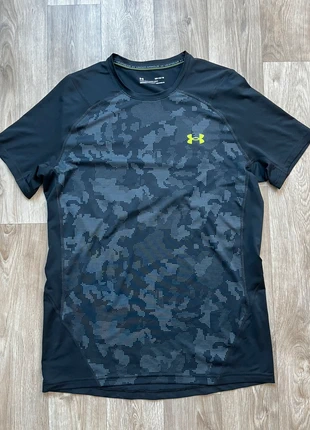 T-shirt / Maillot training Under Armour noir taille S logo floqué jaune fluo, brand: Under Armour, condition: Very good, size: S, €20.00, €21.70 includes Buyer Protection