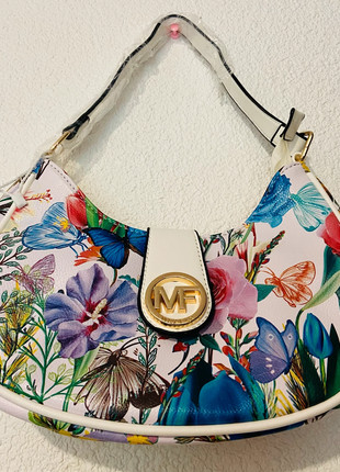 Jolie sac fleurie très chic et glamour très élégante et présentable et vintage, marque: Tendance, état: Très bon état, 13,00 €, 14,35 € Protection acheteurs incluse