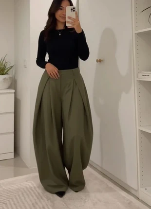 Pantalon vert olive plissé à pinces, taille haute, coupe oversize mode taille M, marca: Vintage Dressing, estado: Muy bueno, tamaño: M / 38 / 10, 52,90 €, 56,25 € Protección al comprador incluida