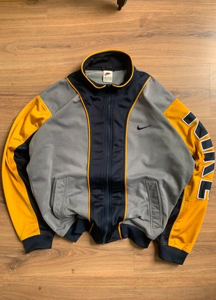 💫 Track Jacket Nike Gray/Gold Retro Detailing Early 2000s Y2K Streetwear Vibes Drip Essential.💫, marque: Nike, état: Très bon état, taille: M, 24,95 €, 26,90 € Protection acheteurs incluse