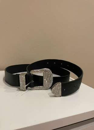 Cinturon strass, marca: Stradivarius, estado: Muy bueno, tamaño: 85 cm, 5,00 €, 5,95 € Protección al comprador incluida