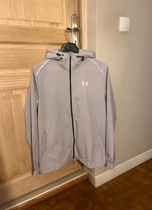 Veste Under Armour, marque: Under Armour, état: Neuf sans étiquette, taille: S, 35,00 €, 37,45 € Protection acheteurs incluse