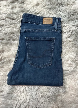 Jean Levi's Signature Mid Rise Skinny Bleu marine W29 L30 Femme/Women JEA054, marke: Levi's, zustand: Gut, größe: M / 38 / 10, 14,00 €, 15,40 € beinhaltet Vinted-Käuferschutz Pro