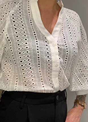 Haut blanc broderie anglaise col V manches 3/4 Luna Chic Élégant & tendance dispo en S/M et M/L, marque: luna chic, état: Neuf avec étiquette, taille: M / 38 / 10, 27,90 €, 30,00 € Protection acheteurs (Pro) incluse