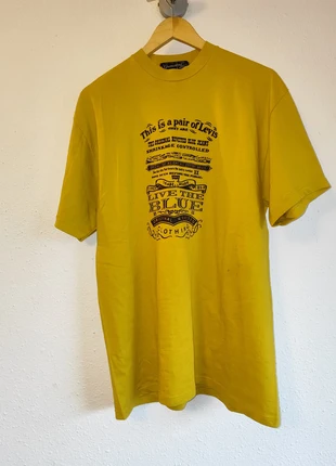 Camiseta vintage Levi’s amarilla, estilo clásico, marca: Levi's, estado: Muy bueno, tamaño: L, 10,00 €, 11,20 € Protección al comprador incluida