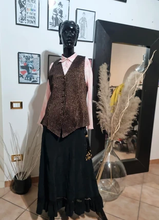 Gilet vintage nero con dettagli oro rame | Stile british chic, merk: Single, staat: Nieuw zonder prijskaartje, maat: M / 38 / 10, € 10,00, € 11,20 inclusief Kopersbescherming