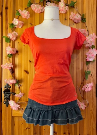 Guess Fitted Top | Square Neckline | 100% Cotton | Y2K Chic Style | 562., brand: GUESS, condition: Very good, size: M / 38 / 10, €28.00, €30.10 includes Buyer Protection