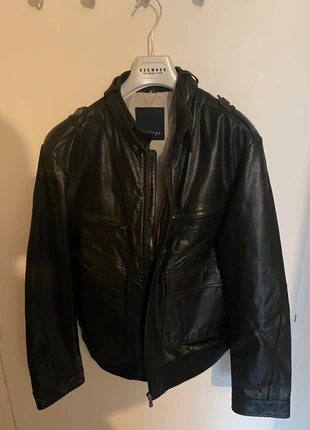 Blouson cuir noir McNeal, marque: McNeal, état: Très bon état, taille: M, 30,00 €, 32,20 € Protection acheteurs incluse