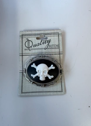 Skull & Crossbones Brooch, condition: New with tags, £1.50, £2.28 includes Buyer Protection