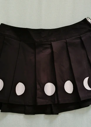 Mond Rock von Dolls Kill, marke: Dolls Kill, zustand: Sehr gut, größe: M / 38 / 10, 15,00 €, 16,45 € inklusive Vinted-Käuferschutz